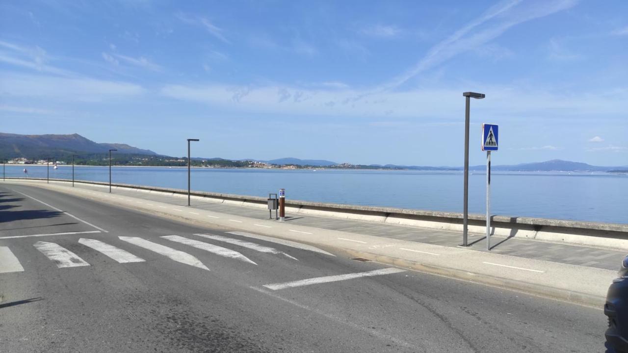 En Ribeira Para 4 Centrico Con Parking Exterior photo